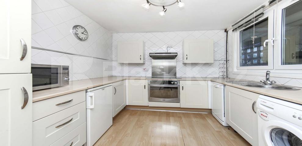 			LET , 3 Bedroom, 1 bath, 1 reception Apartment			 Pardoner Street, London Bridge / Borough